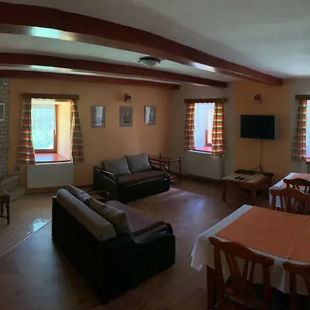 Chalupa Nad Rokytenkou Lodge *